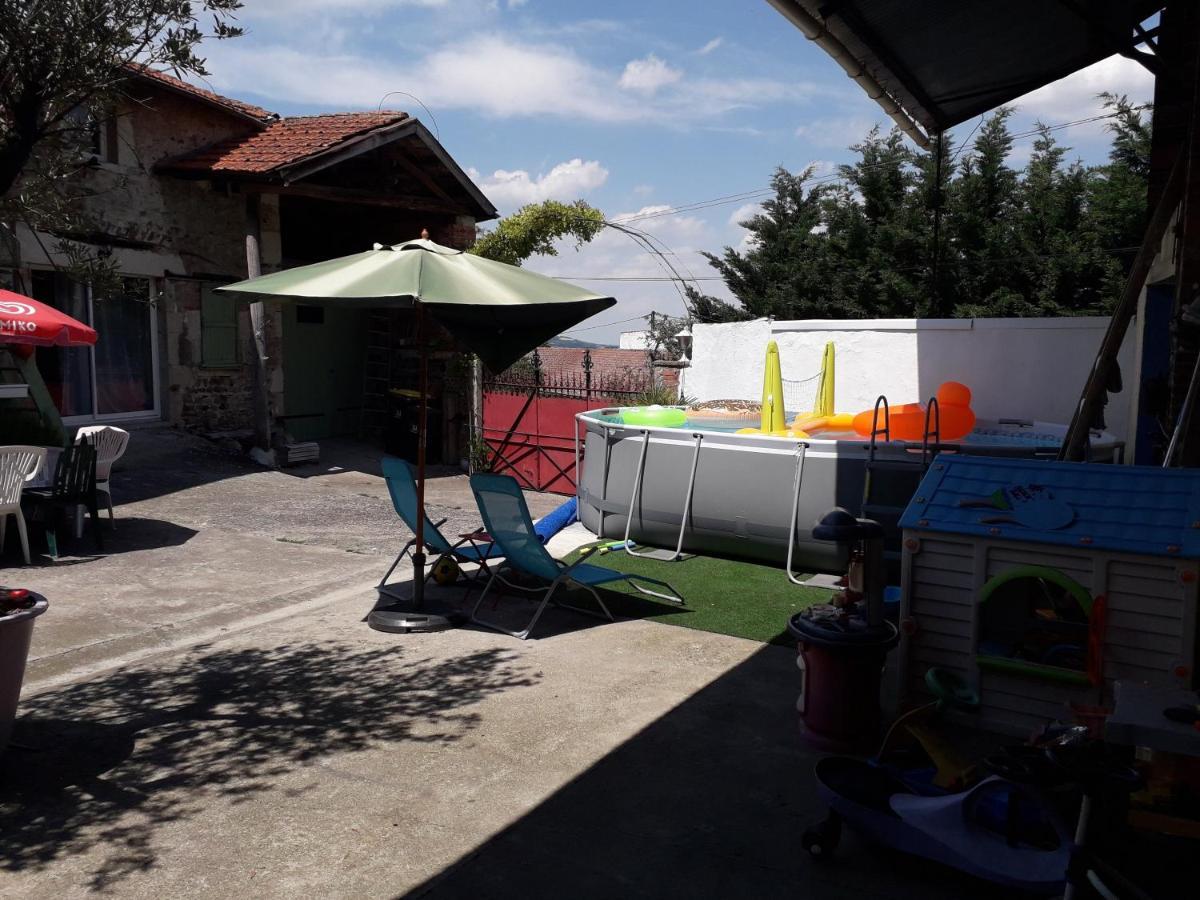 Le Pressoir Holiday home Saint-Julien-de-Coppel