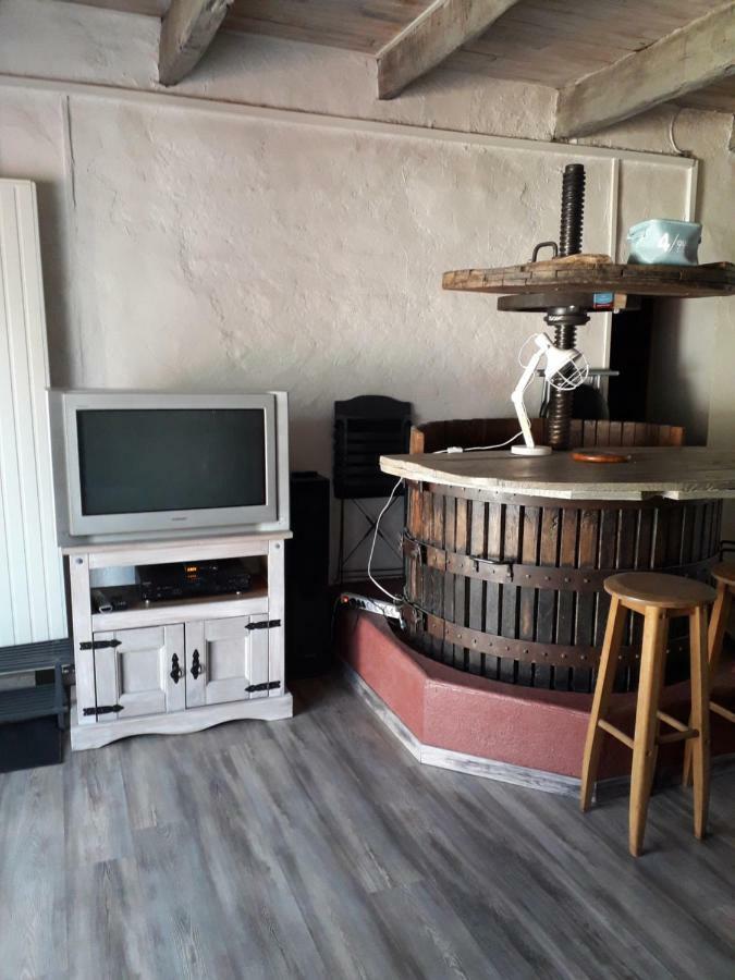 Le Pressoir * Saint-Julien-de-Coppel